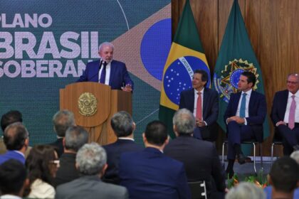Medida provisória libera crédito de R$ 30 bi para empresas prejudicadas pelas tarifas dos EUA