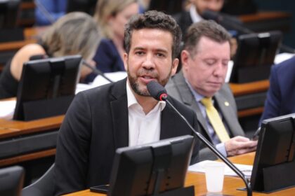 Conselho de Ética faz novo sorteio para escolha de relator em processo contra André Janones