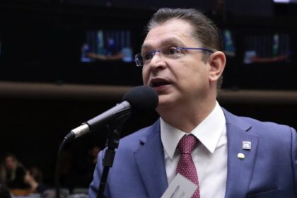 Líder do PL diz que a PEC das Prerrogativas não é mais prioridade para o partido