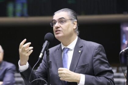 Deputados vão debater ações do Brasil para minimizar efeitos do “tarifaço” dos EUA