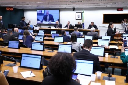 Hugo Motta envia 20 representações contra 11 deputados ao Conselho de Ética