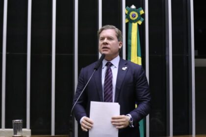 Congresso Nacional homenageia os 90 anos do programa A Voz do Brasil
