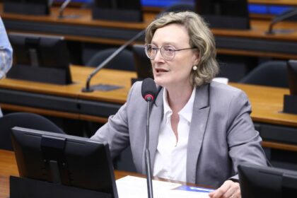 Comissão debate desafios e oportunidades do uso da inteligência artificial na administração pública