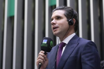 Motta destaca união da Câmara para aprovar projeto sobre proteção a crianças em ambientes digitais
