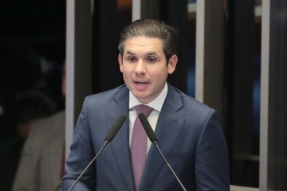 Motta anuncia comissão geral para discutir reforma administrativa