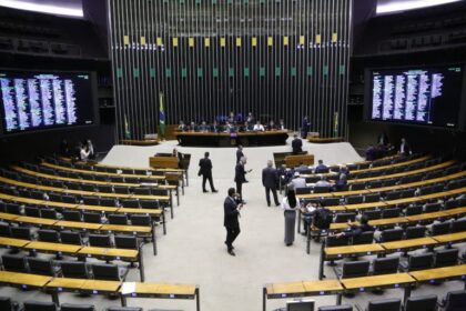 Colégio de Líderes decide realizar sessão do Plenário nesta noite