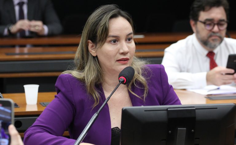 Comissão aprova distribuição de fraldas pelo SUS a inscritos no CadÚnico