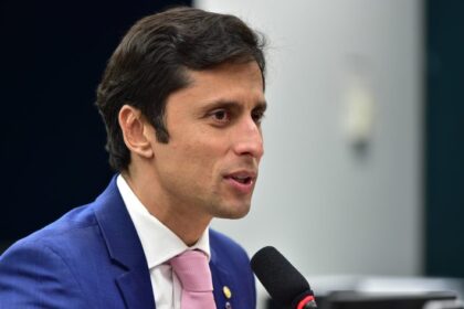 Comissão aprova prioridade em serviços públicos para mães e cuidadores de pessoa com deficiência ou autismo