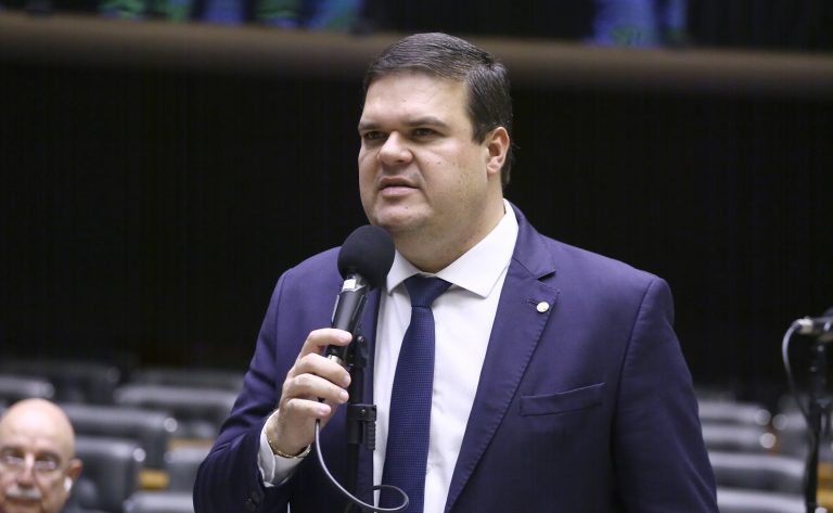 Comissão aprova projeto que inclui como princípio do SUS o combate à violência contra enfermeiros