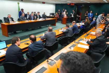 Comissão Mista de Orçamento aprova créditos para fundo da reforma tributária